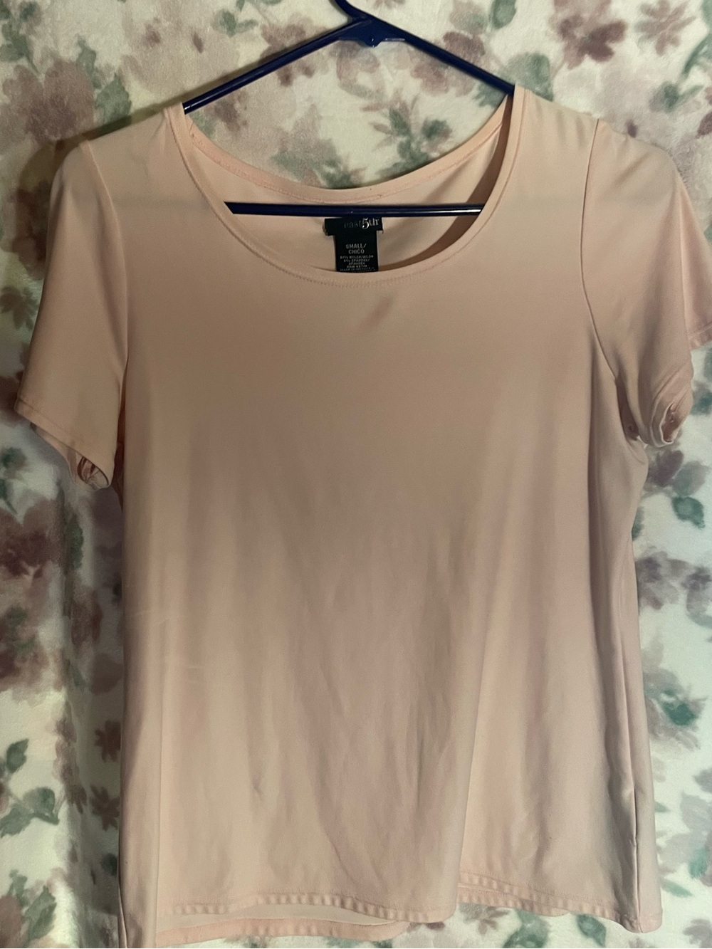 Chico's Short Sleeve Scoop Neck Tee in Light Blush